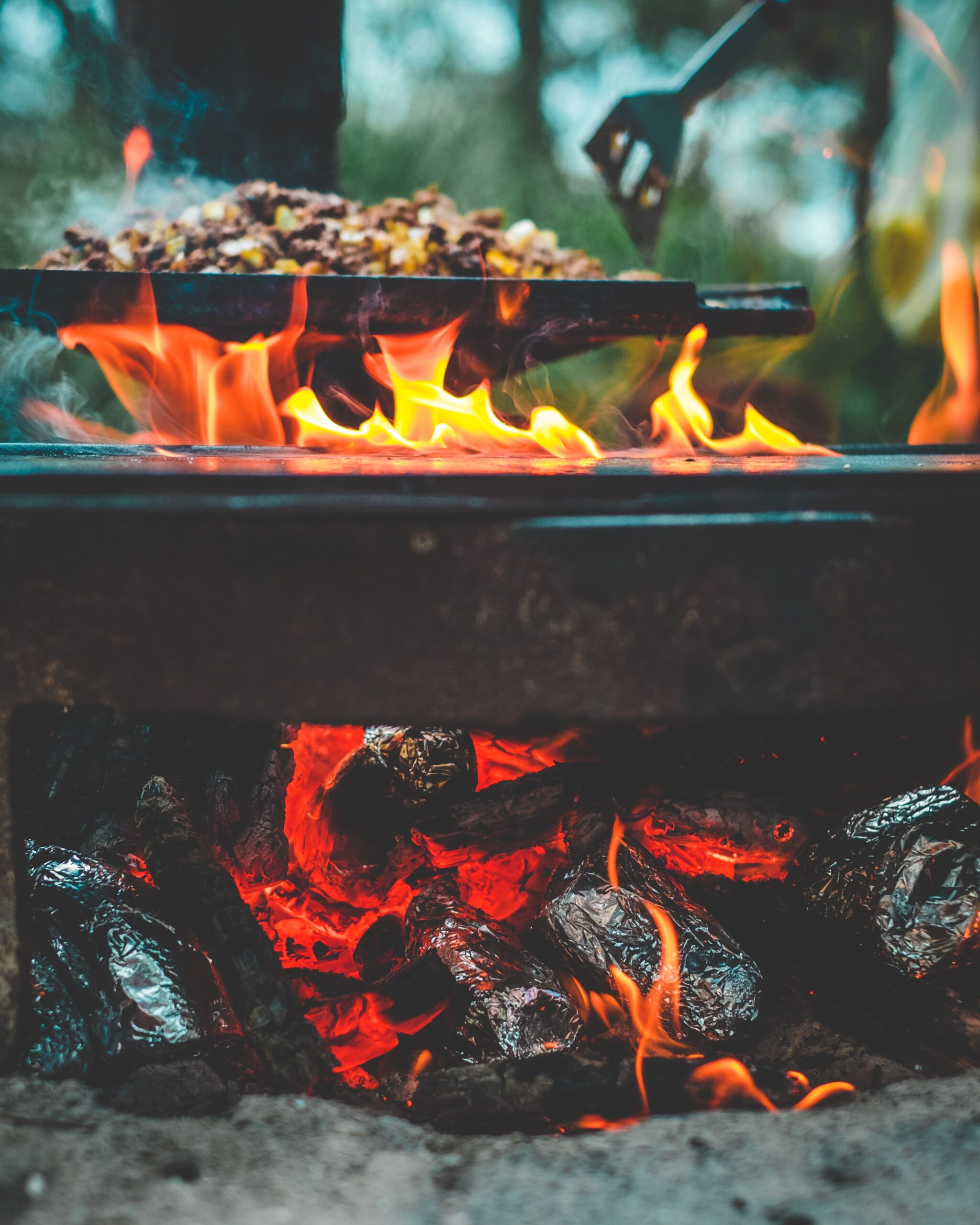 Stekhäll för grillen eller ditt friluftskök och lär dig bränna in stekhällen